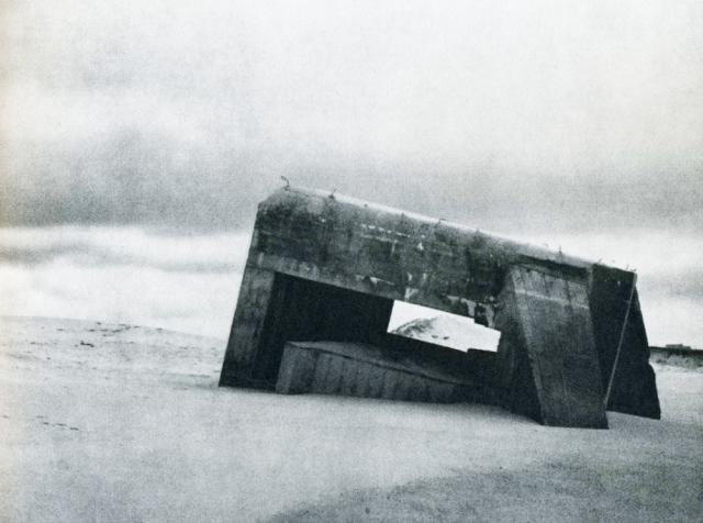 The author's haunting photographs are accompanied by his analysis of the architecture of war