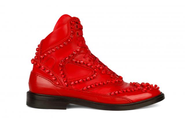 God dammit Givenchy? Why do you keep spinning out the most luscious of accessories!