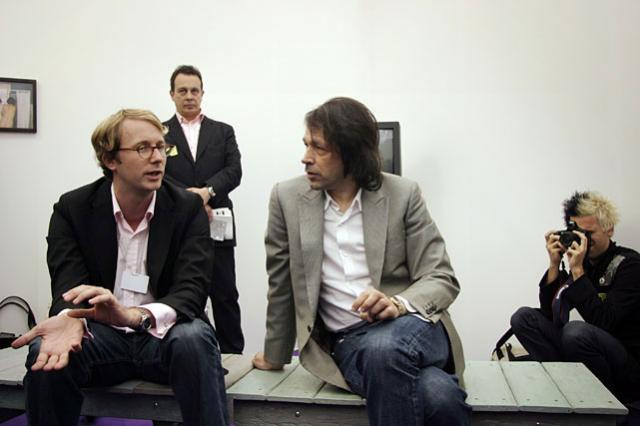 “What do they wear at the Frieze art fair?”, 2005 by Matthieu Laurette. Image via vvork.com