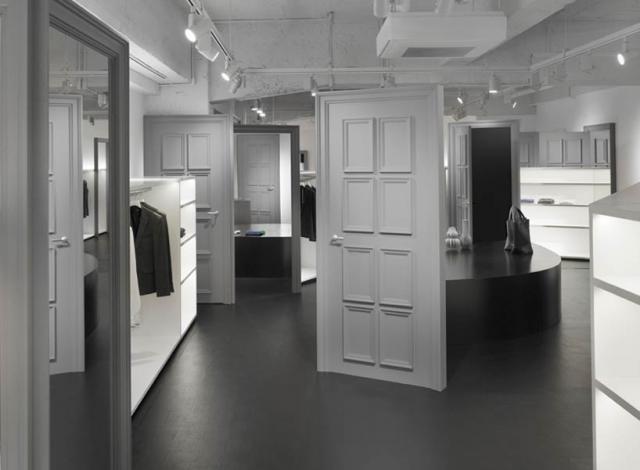 "a shop can look messy and the interior space simply uninteresting if visitors can see all its products in one glance&quot;