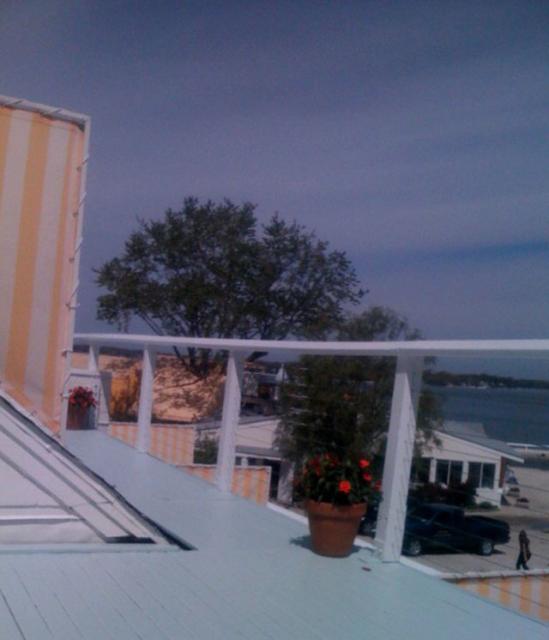 The best use of yellow and white striped awning since Giorgio Beverly Hills